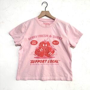 more+grand Strawberry Graphic Tee Pink “Support Local” NYC M